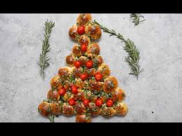 What can be more stylish and delicious than this? Pull Apart Christmas Tree Tipbuzz