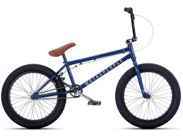 Bei Einem Bmx Rad Handelt Es Sich Um Ein Kleines Kompaktes Und Sogenanntes Single Speed Fahrrad Es Verfugt Demnach Uber Kei Bmx Fahrrad Fahrrad Zeichnung Bmx