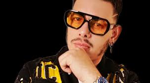 Douglas Hernandez, productor de «¡Qué Locura!», asume el manejo del artista  urbano Glaxx El Panda