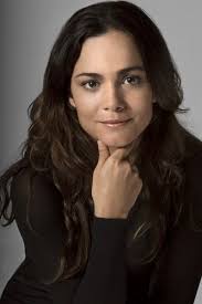 Alice Braga Beldade Internacional Queen Of The South Serie Ganha Primeiro Trailer Queen Of The South Brazilian Beauty Beauty