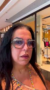 Os vídeos de Roberta Stuart (@roberta.stuart) com som original