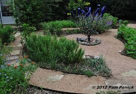 Garden Designers Roundtable 5 Ways To Spice Up Your Garden With Danger Just A Little Digging Dig Gardens Lawn And Garden Vegetable Garden Design