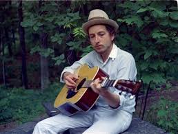 T here was a desert wind blowing that night, and the hot breeze that sighed through the open window had just enough muscle to swirl the smoke from the ghosts of a hundred. Der Heilige Gral Bob Dylan Veroffentlicht The Basement Tapes Complete Im November Regioactive De
