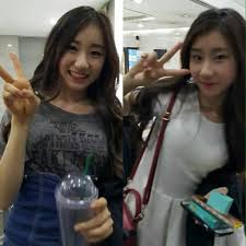991k subscribers in the kpop community. Hunt On Twitter Which One Chaeyeon And Which One Chaeryeong Challenge And They Not Twins
