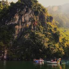 As the magnificent lake toba in north sumatra is fast regaining its popularity, more and more airlines are today flying to silangit airport from kualanamu in medan thereby greatly reducing travel time. How To Go To Lake Toba Things To Do In Lake Toba North Sumatra