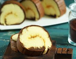 Setelah itu, gulung dengan kertas baking, diamkan selama lima menit. Resep Bolu Gulung Isi Selai Nanas Thegorbalsla