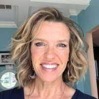 Tracey Huber's Instagram, Twitter & Facebook