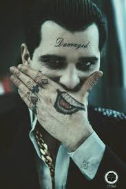 Dee Riley (@Diffrent_Dee)