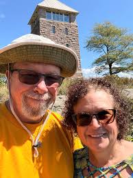 Hike to Perkins Tower with pretty colors