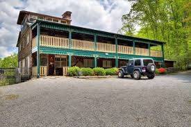 Let greenbrier valley vacations make choosing your gatlinburg cabin or chalet just as simple and fun as staying in it!. Little Greenbriar Lodge Wears Valley Cabins Great Cabins In The Smokies