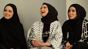 She is living in kuala lumpur. Inspirasi Nona Bersama Kiffy Razak Bersama Adik Beradik Rozita Che Wan Youtube