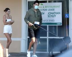 Is kendall jenner is moving on from ben simmons with another nba star? Kendall Jenner Spotted With Nba Player Devin Booker Again In L A Unluler