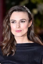 Choose the best one that suits your shape and get the complimentary look. Best Hairstyles For Square Face Shapes Celebrities With Square Face Shapes