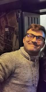 do i look intimidating or approachable??