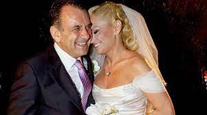 Η δικαίωση του killer σουάρες και το «έγκλημα» με τον μέσι (βιντεο). Otan Oi Paroysiastries Ths Ellhnikhs Thleorashs Nty8hkan Nyfes Fwto Irafina