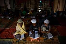 Nikmati saja dengan keberanian mungkin peluang unik. Anak Anak Rohingya Belajar Ngaji Di Pengungsian