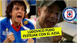 Cruz azul podría perder hasta siete futbolistas para el próximo torneo. Eugenio Derbez Se Sumo A Los Festejos Del Cruz Azul Campeon De Guardianes 2021 Futbol Picante Youtube
