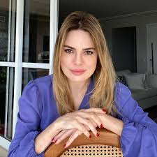 Rachel sheherazade detona bolsonaro após presidente vetar compra de vacina chinesa. Rachel Sheherazade Processa Sbt Em Acao De R 20 Mi E Cita Assedio