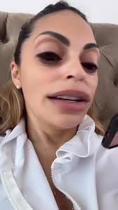 Hombre que no te quiere ver feliz no te quiere #LasPrimas #LaChana #LaVicky  #Humor