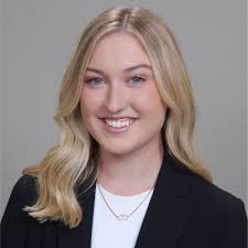 I'm very happy to announce that yesterday was my first day at my legal  internship with Bankers Financial Corporation's in-house council. I am  excited for the rest of this summer! ⚖️ |