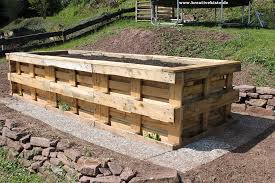 Ein hochbeet aus europaletten hochbeet aus paletten selber bauen bepflanzen anleitung bauanleitung garten pale… Paletten Hochbeet