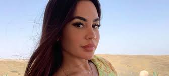 Angèle séparée de greg, elle refait son nez et montre le résultat. Lmvsmonde5 Milla Jasmine Une Photo De Son Nouveau Nez Gossip