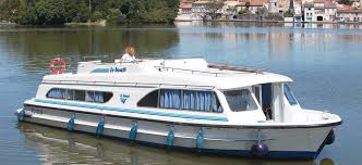 Location de bateaux sans permis canaux de france et d'europe. Salsa B Bateau Sans Permis Bateau Fluvial Le Boat