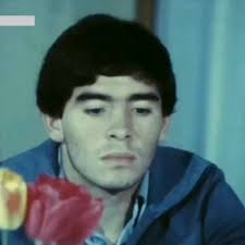 El profesor Denis Dau Karam recuerda que en 1979 le tocó formar parte, como  preparador físico, del cuerpo técnico que dirigió el amistoso entre Resto  de América y Goiás en Brasil. En