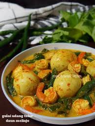 100 gr udang kupas, 1/4 papan tempe (potong dadu), 1 bks putih telur rebus, 20 gr santan bubuk (seduh dgn 100ml air panas), 2 buah tomat hijau (iris kasar), 2 lembar daun salam, 5 lembar daun jeruk, 12 biji cabe rawit hijau (utuhkan), 1 helai sereh (keprek), 6 mata pete. Gulai Udang Telur Daun Melinjo Monic S Simply Kitchen