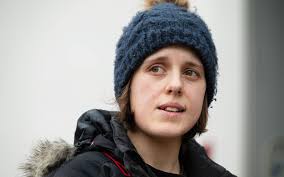 John bor granne med mormor och morfar utanför Uddevalla