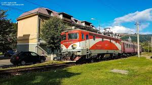 Para viajar de bucarest a vatra dornei más rápidamente, plantéate buscar un servicio exprés que haga puedes salir de bucarest en estaciones como bucurești nord. Trenuri Trains In Vatra Dornei Bukovina Romania Youtube
