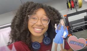 Mya Davis's Instagram, Twitter & Facebook