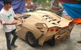 Salah satu daripadanya adalah mencipta sesuatu model dari bahan terpakai atau kitar. Remaja Bina Replika Lamborghini Ferrari Daripada Kotak Terbuang Gempak
