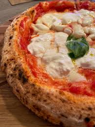 La cosa principale per fare la pizza fatta in casa è l'impasto, gli ingredienti per l'impasto per pizza sono: Pizza In Casa 24h Di Lievitazione Con Passaggio In Frigo Franca Molluzzo Personal Trainer
