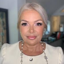 Lorna Fay's Instagram, Twitter & Facebook