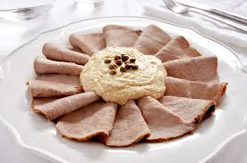 Ma se stiamo pensando a cosa preparare per una cena speciale, forse dovremmo puntare su qualcosa di differente. Ricetta Vitello Tonnato Ingredienti Preparazione E Consigli Il Giornale Del Buongiorno