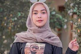 Ayah meninggal saat ria ricis berada di indonesia timur. Anaknya Sempat Berulah Hingga Didamprat Tetangga Kali Ini Ayah Ria Ricis Dibully Orang Karena Ucapan Sang Anak Kenapa Lagi Semua Halaman Nakita