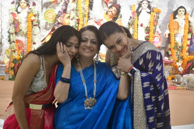 Tanuja Along with Her Daughters Kajol and Tanisha, Mouni Roy Attend Durga  Puja Celebration
