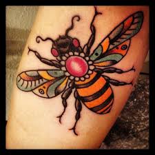 Traditional Bee Tattoo Image Tattooshunt Com Bee Tattoo Traditional Tattoo Bee Body Art Tattoos