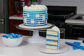 Immediately drizzle 1/3 of the glaze on the bottom (top) of the cake. Christmas Cake Decorations Easy And Creative Ideas