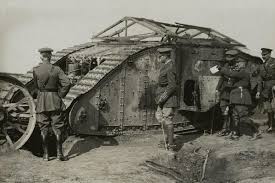 Faire de la chine l'ennemi aussi de l'europe est la stratégie de guerre explicite de l'administration biden ; Grande Guerre Il Y A 100 Ans Les Tanks Debarquaient Sur Le Champ De Bataille