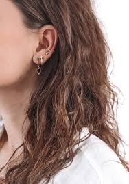 Le piercing des lobes d'oreilles. Conch Anneau Strass O12 Cinq Juillet