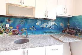 Tezgah arası cam montajında, en önemli aşamalardan birisi kullanacağınız modeldir, mutfak tezgah ve dolaplarınıza hatta eşyalarınıza uyumlu renkler barından bir görselle ilerlemeniz sağlıklı olacaktır. Mutfak Tezgah Arasi 3d Cam Modern Tasarim Epoksis