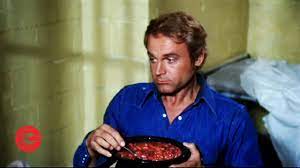 Terence hill che mangia fagioli. Poliziotto Superpiu Terence Hill Adora I Fagioli Youtube