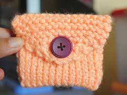 Lots of free patterns for wristlets, shoulder bags, wheelchair totes and more, too. Pin On Knitting And Crochet
