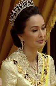 Alhamdulilah banyak perkara untuk kebaikan rakyat perak yang di bincangkan selama hampir 2 jam dengan dymm tuanku. Warisan Raja Permaisuri Melayu Dymm Raja Permaisuri Perak Tuanku Zara Salim