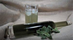 Recette De Sirop De Menthe Maison Avec Les Feuilles De Votre Jardin En 2020 Sirop De Menthe Sirop De Menthe Maison Recette Sirop De Menthe