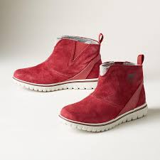 Cozy Short Boots By Sorel Sporty And Lightweight These Versatile Boots By Sorel Are As Fun To Wear As They Are Practical Boots Short Boots Stylish Shoes