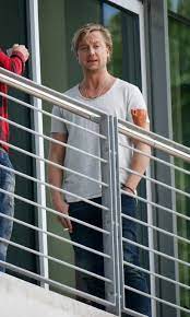 Official facebook page of sunrise avenue singer and the voice of germany coach samu haber. 8rwrvku8 1zw6m