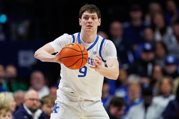 Top recruit AJ Williams includes Kentucky Basketball in new list | A Sea Of  Blue